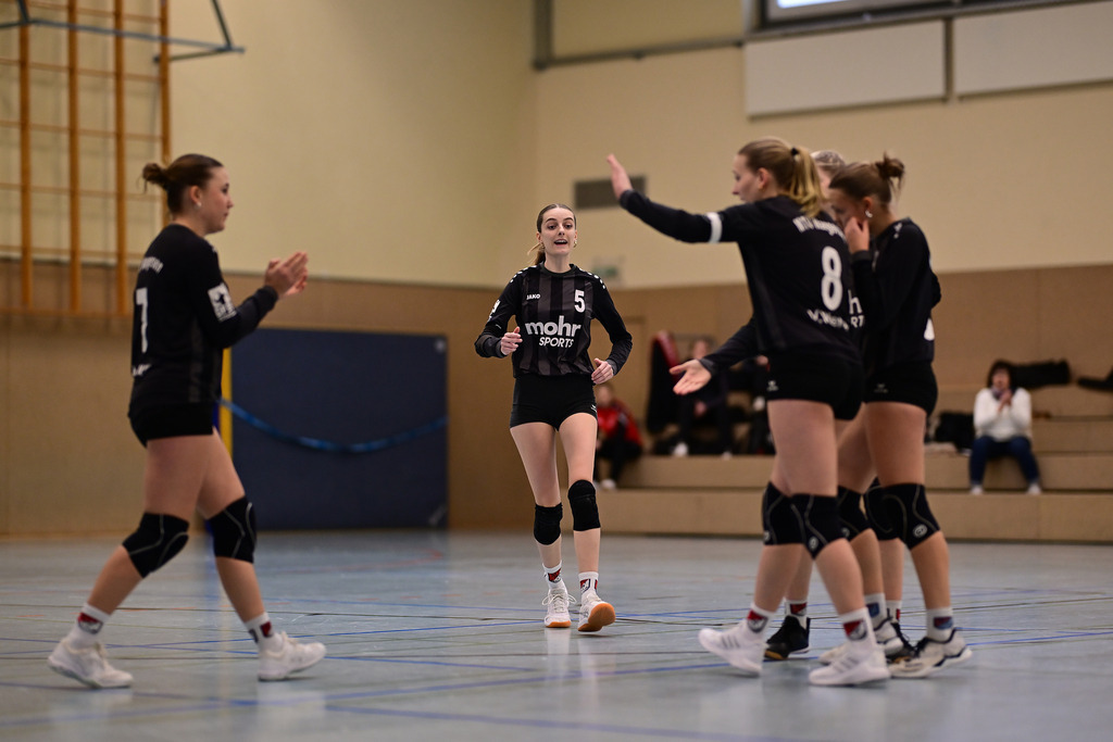 Faustball I Frauen I Saison 2025-2026 I Bundesliga Nord I 7c. Spieltag I MTV Wangersen - Ohligser TV | Der Sportfotograf. - Realisiert mit Pictrs.com