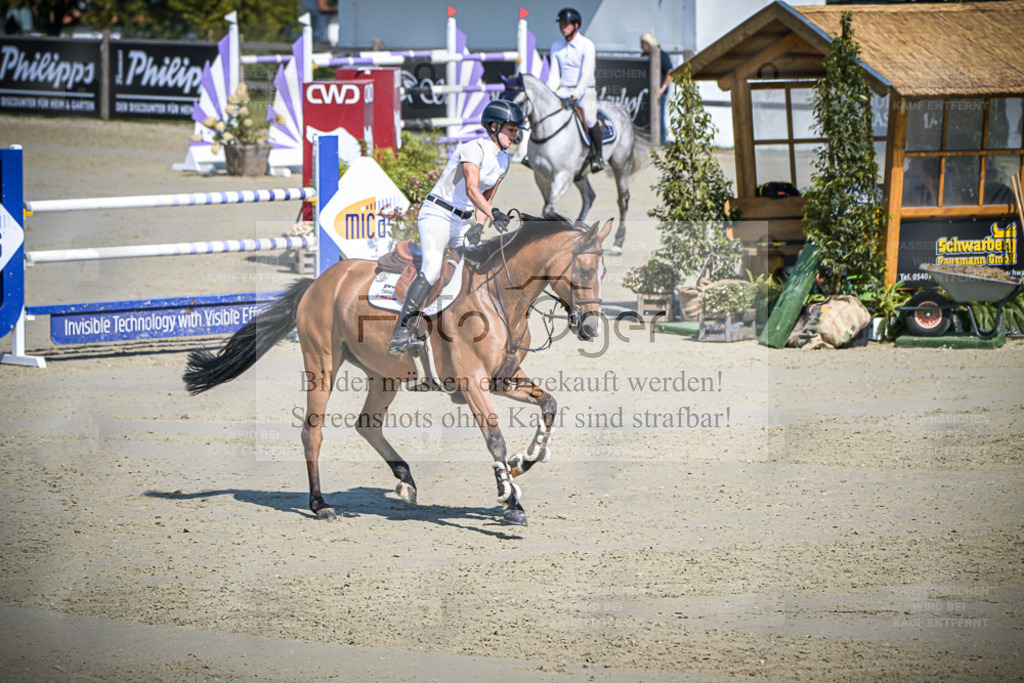 DOS_0154 | Entdecke hochwertige Reitturnierfotos von Foto Oger. Professionell, emotional und authentisch – jetzt Lieblingsmomente im Shop bestellen. - Realisiert mit Pictrs.com