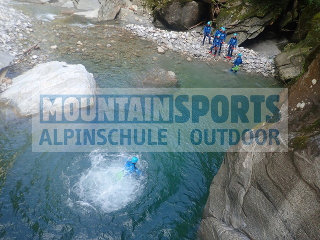 P1030091 | Bestelle die Bilder deines Berg- oder Wasser-Abenteuers mit Mountain Sports bequem von zu Hause aus direkt über unseren Online Fotoshop von pictrs.com. - Realisiert mit Pictrs.com