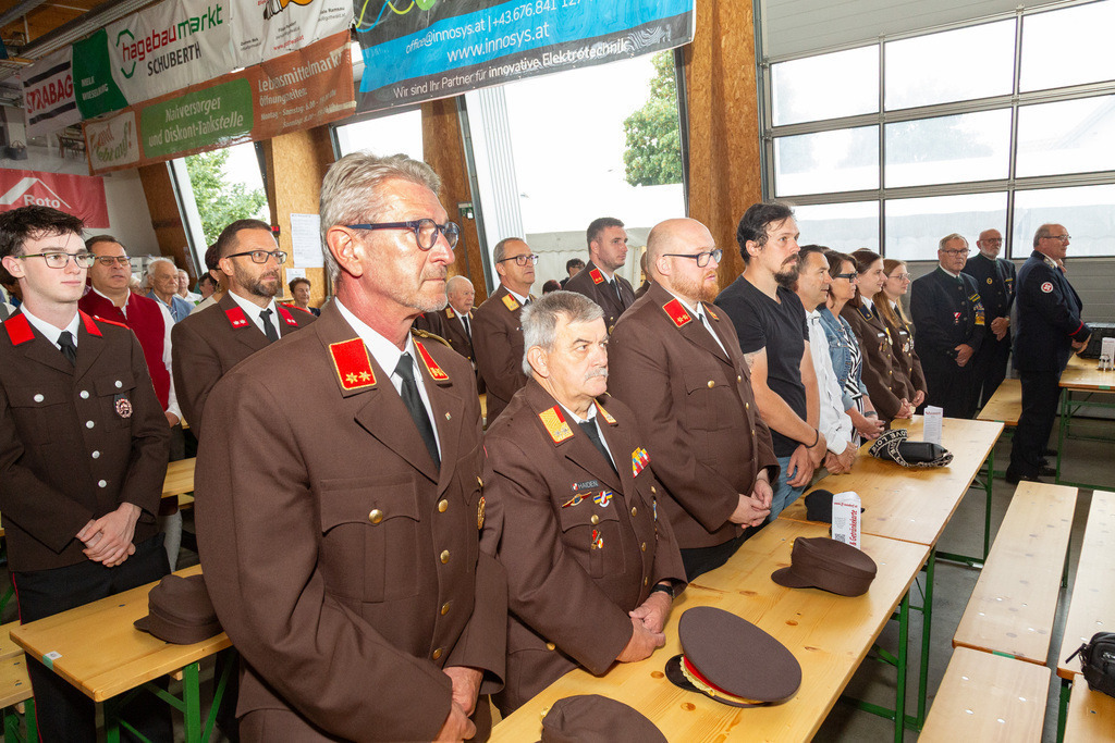 19_Festmesse_019 | Fotodoku der Festmesse im FF-Haus Loosdorf anlässlich der Fahrzeugweihe und in Dienststellung der neuen Einsatzfahrzeuge der FF-Loosdorf.