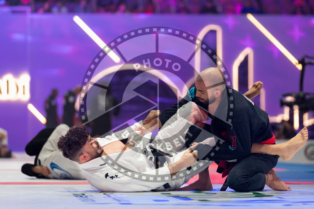 20231109PBB3676 | Fighters compete during the AJP World Professional Championship in the Mubadala Arena in Abu Dhabi, Arab United Emirates, on November 9, 2023.