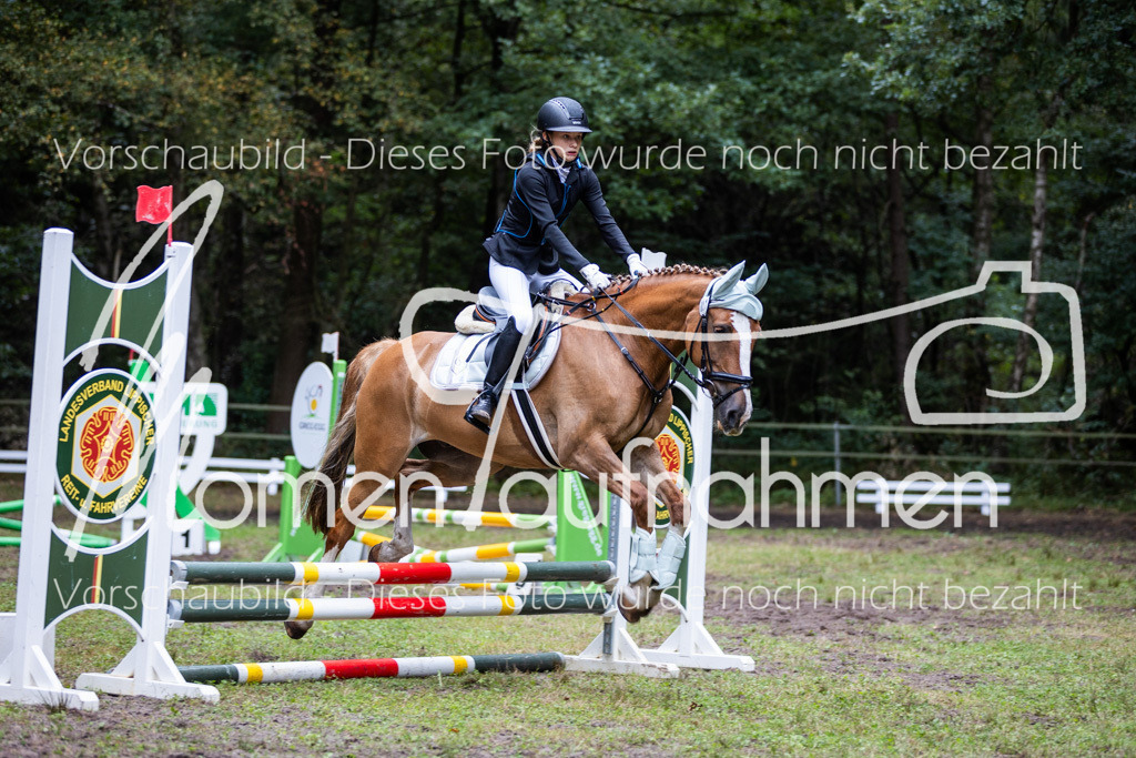 HB-Springreiter-030 | MomenTaufnahmen Pferdesportfotos