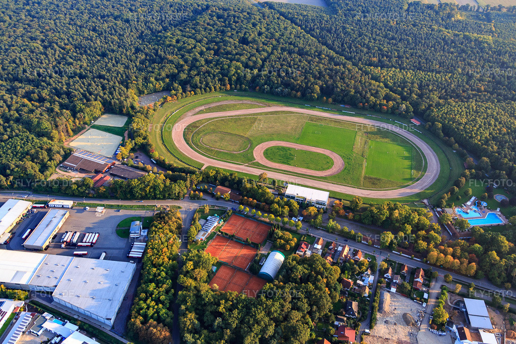 Luftbild: Speedway der Motorsportvereinigung Herxheim in Herxheim bei Landau im Bundesland Rheinland-Pfalz in Deutschland. Foto: IMG_073918.jpg vom 03.10.2014 durch Werner Riehm/FLY-FOTO.deSPEEDWAY.DE
