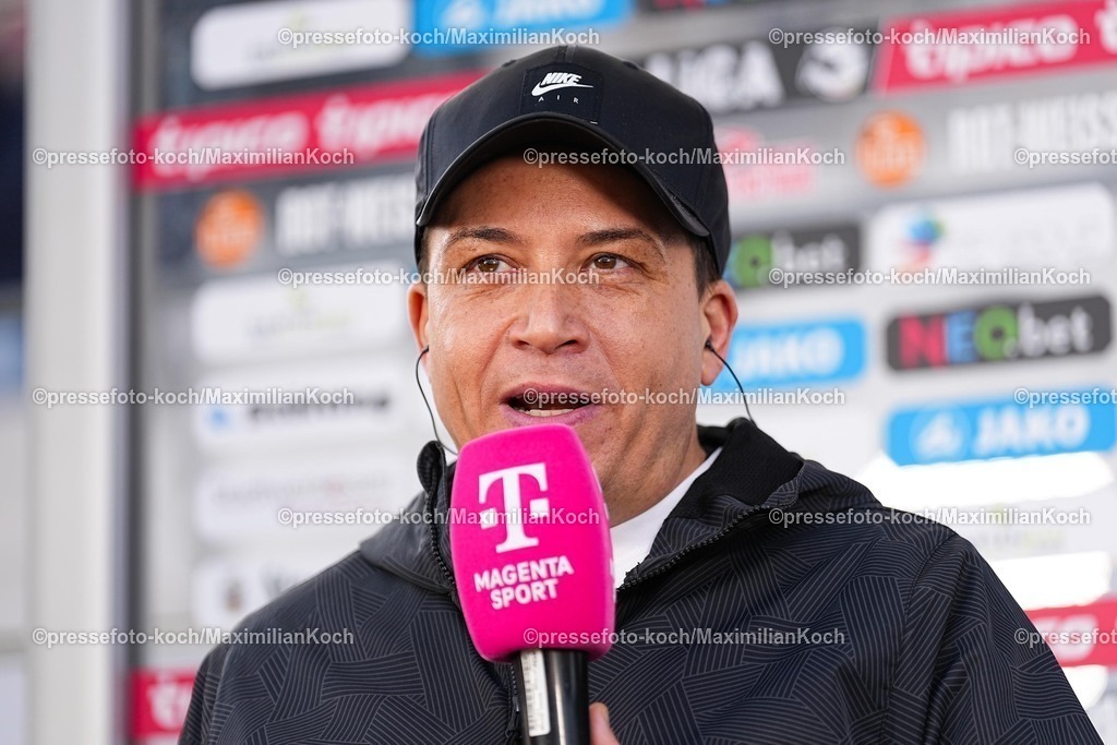 xYDRx24012601016 | 24.01.2026, xydrx, Fußball, 3.Liga, Rot-Weiss Essen - TSV Havelse, Saison 2025 2026, Stadion an der Hafenstraße: Samir Ferchichi (Cheftrainer TSV Havelse)   DFB regulations prohibit any use of photographs as image sequences and or quasi-video. Photo: xYannisxDreimannxPressefotoKochx