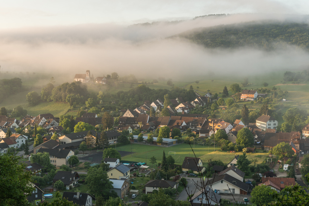 Ausblick vom Rebberg | in Ziefen, Baselland, Schweiz. - Realisiert mit Pictrs.com