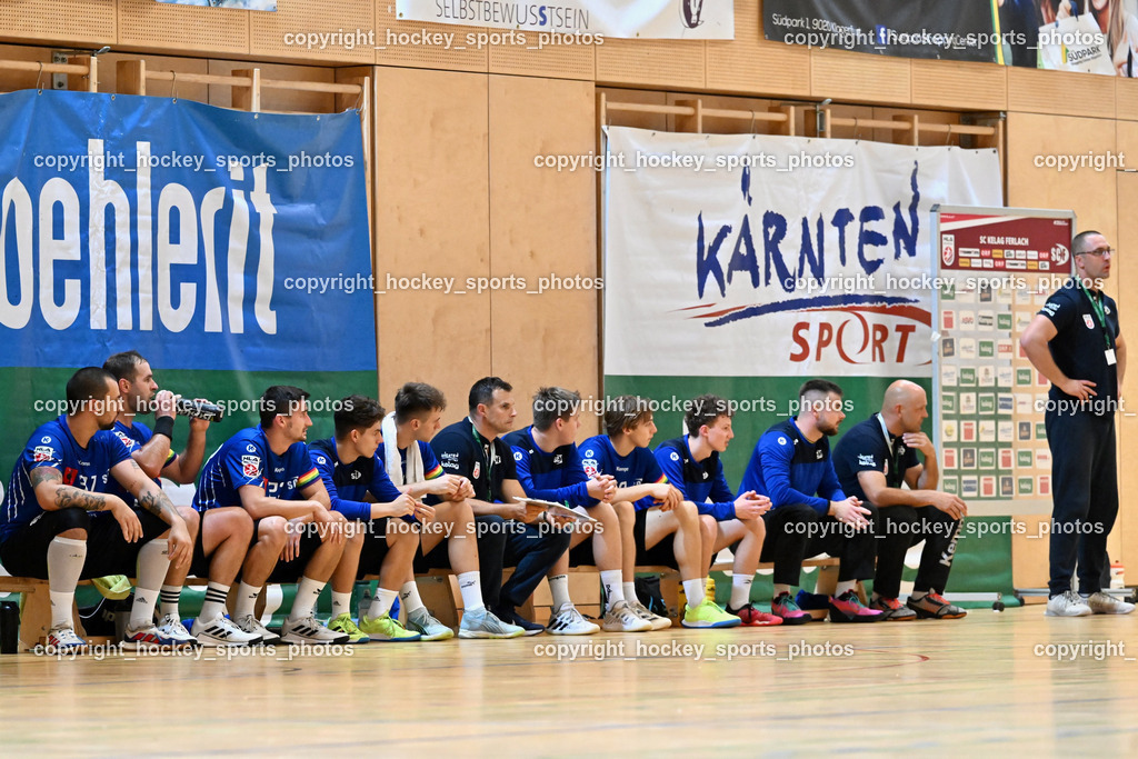 SC Ferlach vs. HSG Holding Graz 23.9.2023 | Spielerbank SC Ferlach, Assistentcoach SC Ferlach BARISIC Miro, MIKLIN Gerald, Headcoach SC Ferlach ARNAUDOVSKI Risto, SC Ferlach vs. HSG Holding Graz 23.9.2023, SC Ferlach vs. HSG Holding Graz am 23.09.2023 in Bleiburg (Ballspielhalle Ferlach), Austria, (Photo by Bernd Stefan)