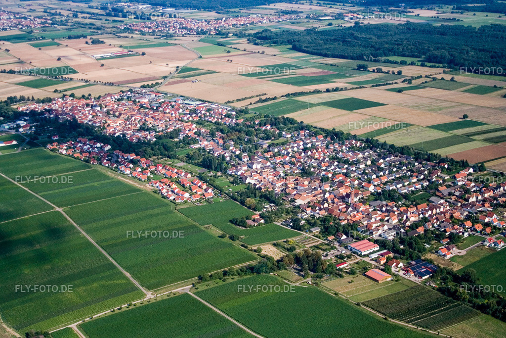 Oberhochstadt | Luftbild: Oberhochstadt im Ortsteil Niederhochstadt in Hochstadt im Bundesland Rheinland-Pfalz in Deutschland. Foto: IMG_12607.jpg vom 17.08.2008 durch Werner Riehm/FLY-FOTO.de - Realisiert mit Pictrs.com