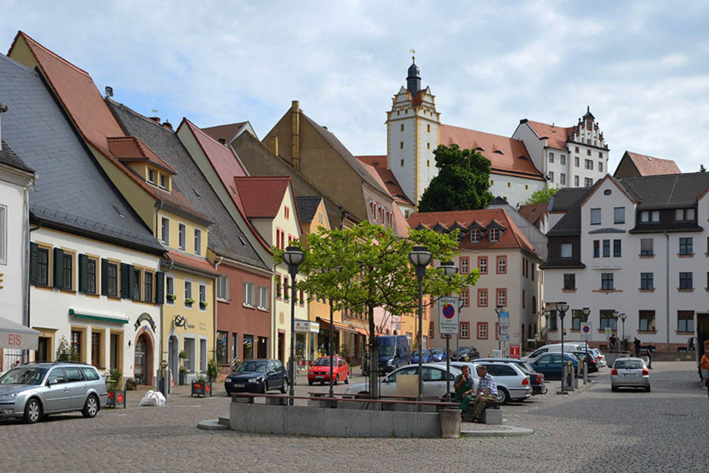 Colditz - Marktplatz | Entdecke über 20 Kategorien Leipzig-Motive: Foto-Downloads, hochwertige Poster, Leinwand- & Fine-Art-Prints. Jetzt Lieblingsfoto im Bildlexikon Leipzig Shop bestellen!