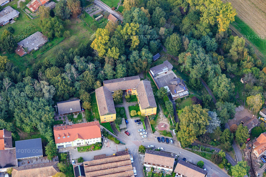 Aerial view: Parc Erlenberg in Bischwiller in the state Bas-Rhin, France. – Photo: IMG_074288.jpg taken on 10/04/2014 by Werner Riehm/FLY-FOTO.com – Resolution of the original: 5472 x 3648 px