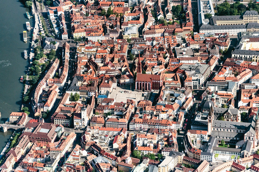 dr__0024162.jpg | WüRZBURG 17.06.2019 Altstadtbereich und Innenstadtzentrum in Würzburg im Bundesland Bayern, Deutschland. // Old Town area and city center in Wuerzburg in the state Bavaria, Germany. Foto: Daniel Reiter