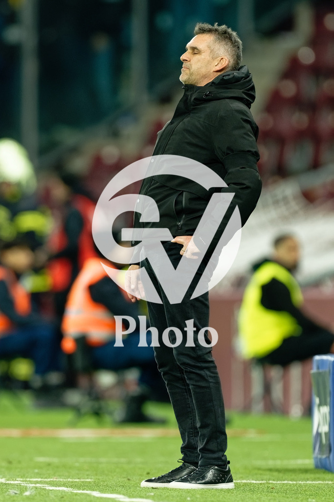 Brack Super League - Servette FC v FC Lausanne-Sport | Jocelyn Gourvennec (Coach Servette FC) looks dejected  during the Brack Super League match between Servette FC and FC Lausanne-Sport at Stade de Geneve in Geneva, Switzerland
