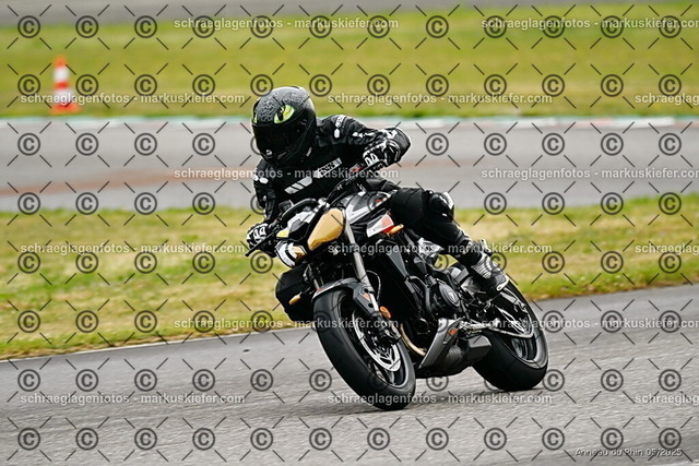 25bt02-0004 | markuskiefer.com - Realisiert mit Pictrs.com