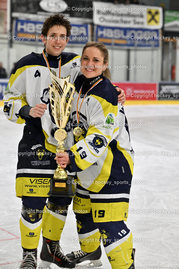 WILDCATS PATERNION & Lady Hawks Siegerehrung-Meisterfeier | #4 Oberzaucher Christina WILDCATS PATERNION, #19 Knes Julia WILDCATS PATERNION, WILDCATS PATERNION &amp; Lady Hawks Siegerehrung-Meisterfeier, WILDCATS PATERNION &amp; Lady Hawks Siegerehrung-Meisterfeier am 12.03.2025 in Steindorf (Ossiachersee Halle), Austria, (Photo by Bernd Stefan)