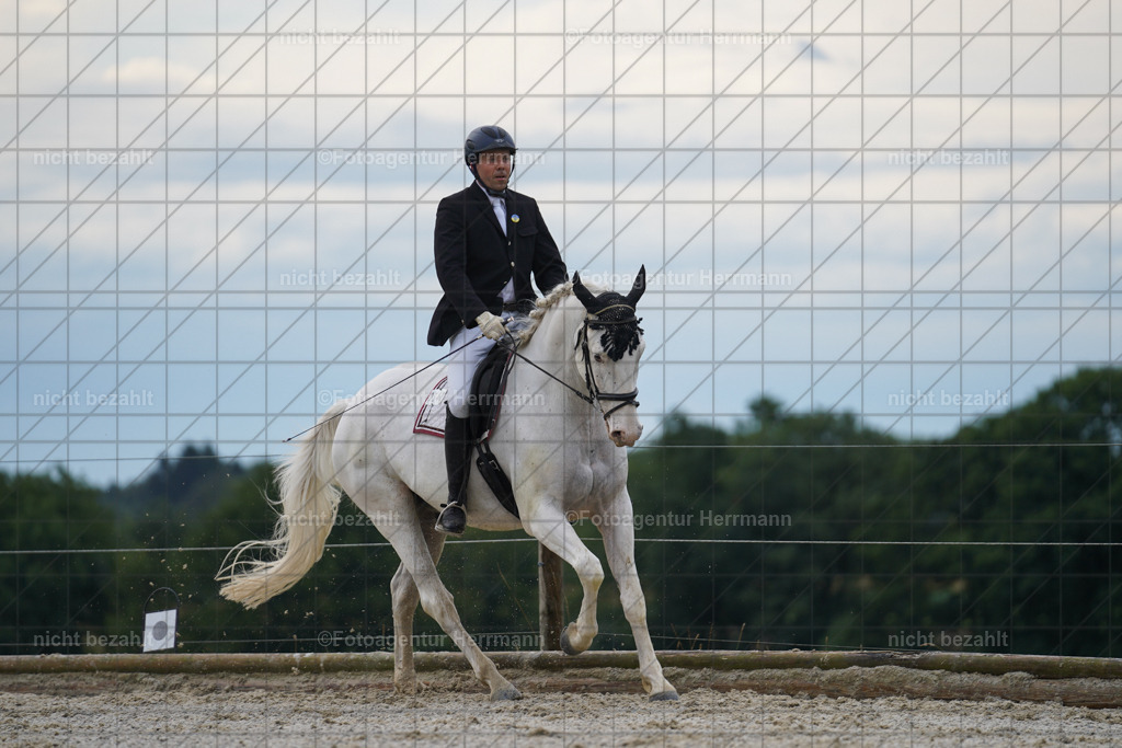 20230826-FAH04387 | Forstinning, 2023, Dressurturnier, Turniersportbilder, Turnierfotografen Bayern, Fotoagentur Herrmann, Reitsportfotografie, Turnierbilder