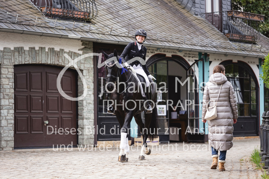 260412_Kronberg_S-Dressur-670 | Deine schönsten Turniermomente als professionelle Fotos! Entdecke hochwertige Pferdesport-Fotografie im Online-Shop. Jetzt Fotos finden & bestellen!