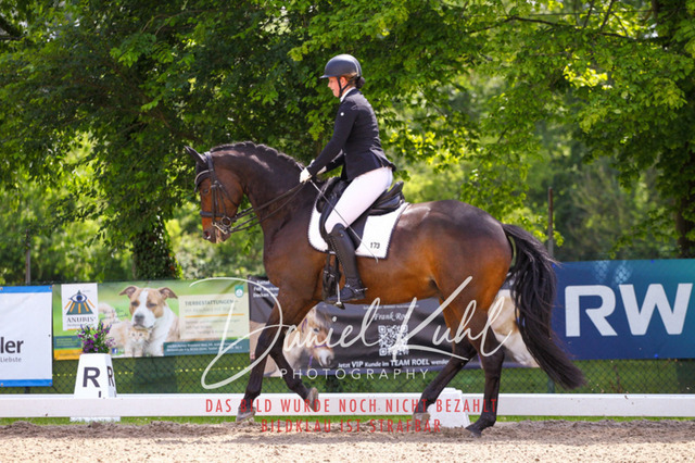 DKP41011 | Turnierfotos kaufen im Webshop von Daniel Kuhl Photography – entdecke professionelle Reitsportfotos aus Turnieren & Events. Hochwertige Turnierbilder online bestellen & sichern. Jetzt Fotos von Reitsportturnieren kaufen!
