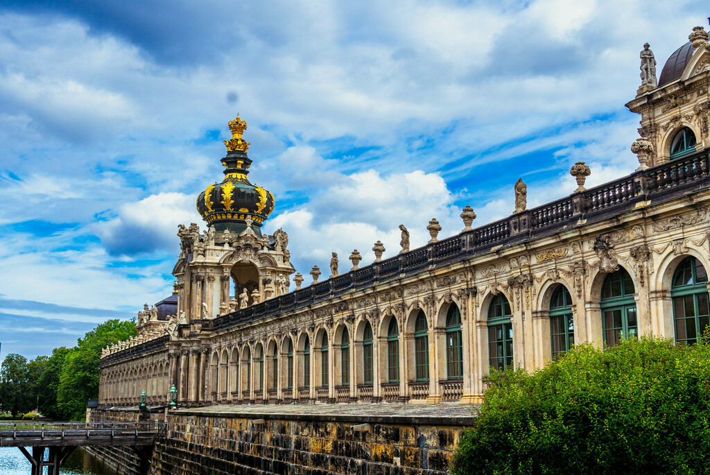 Dresdner Kronentor zur Mittagszeit | Dresdner Kronentor zur Mittagszeit - Realisiert mit Pictrs.com