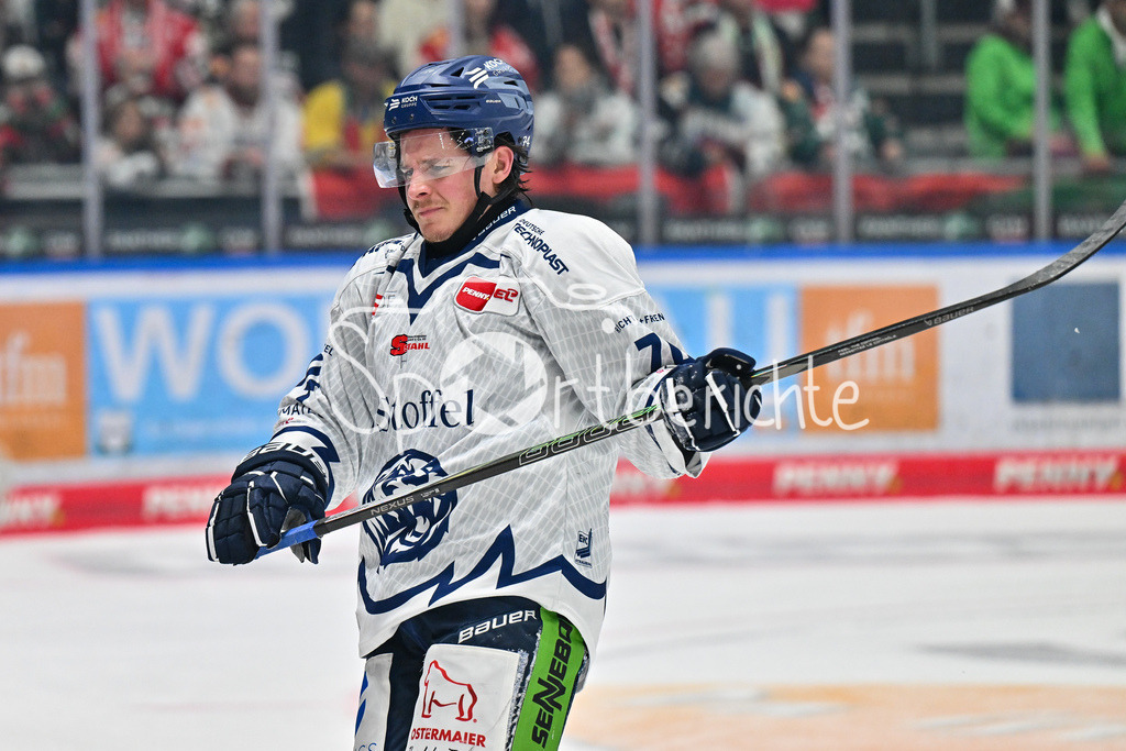 Augsburger Panther - Straubing Tigers | im Bild Travis St. DENIS (Straubing Tigers #74) getroffen / traurig / DEL: Augsburger Panther - Straubing Tigers, Curt Frenzel Stadiom am 20.10.2024