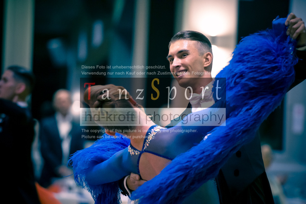 20250906_LM_By_HGR-S-Std_7744 | Tanzsportbilder, Standardtanz, Lateintanz, WDSF, DTV, LTVB, dancecomp, goc, hessen tanzt, blaues band der spree, walzer, tango, wiener walzer, slowfox, quickstepp, samba, rumba, cha-cha-cha, paso doble. jive, hd-kroft photography, turniertanzsport