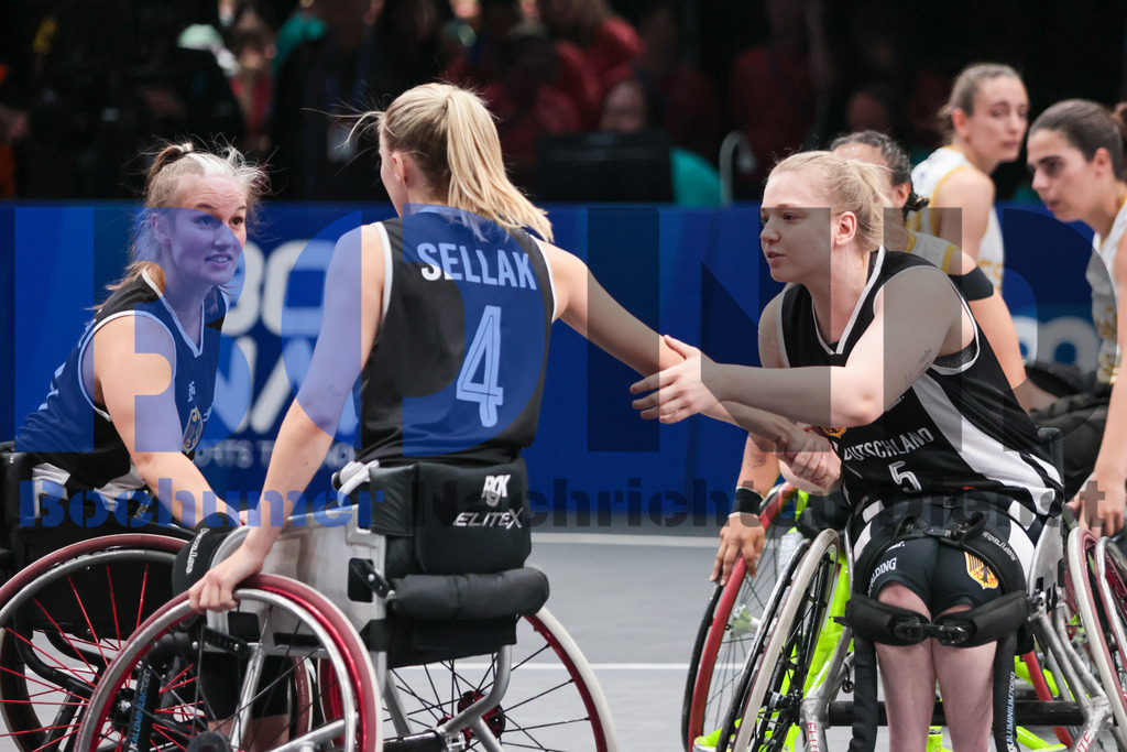 SES_TTG3X320250717-142 | bond - Realisiert mit Pictrs.com