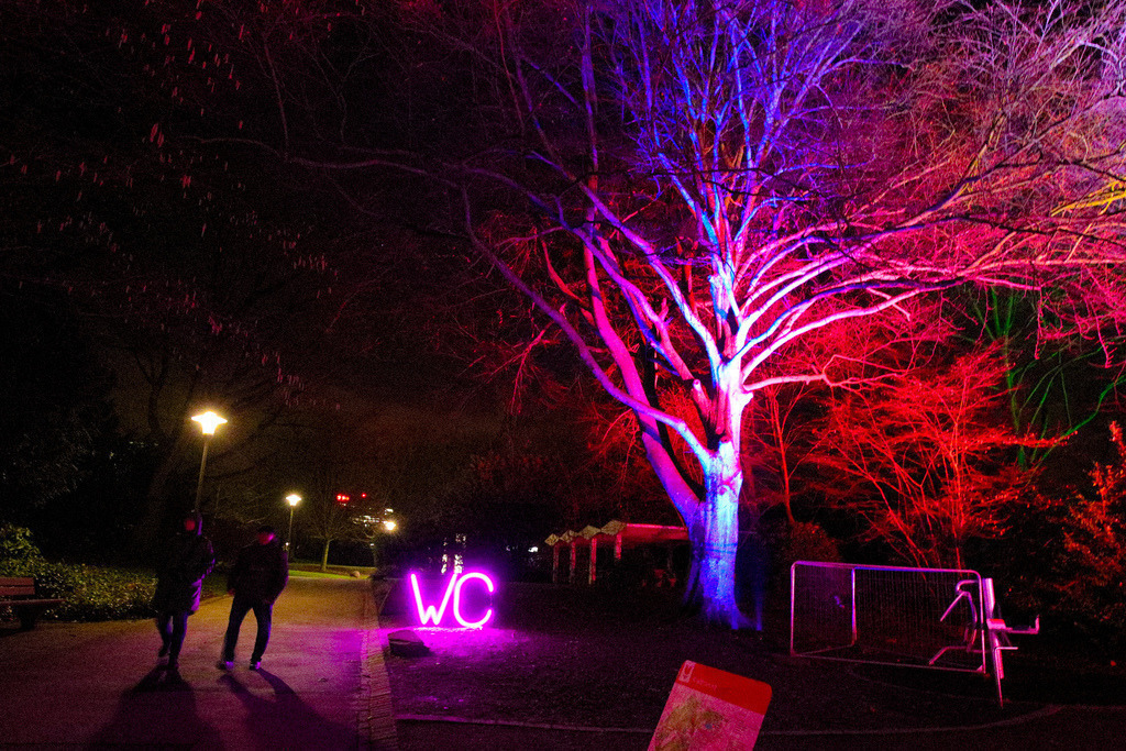 Parkleuchten_GrugaEssen24_60 | Bildergalerie von Sport-Ereignissen aber auch von weiteren spannenden Dingen - nicht nur vom Niederrhein. In Anlehnung an den bekannten Spruch von Hanns Dieter Hüsch heißt das Motto: "Niederrhein ist überall".  - Realisiert mit Pictrs.com