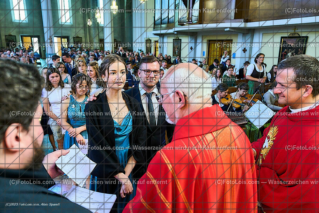 ALP2500_Pfarrfirmung Wieselburg_Sakrament der Firmung | (C)FotoLois.com, Alois Spandl, Pfarrfirmung in Wieselburg mit Firmspender Eduard Gruber (ehemaliger Generalvikar der Diözese St. Pölten), Sa 3. Juni 2023.