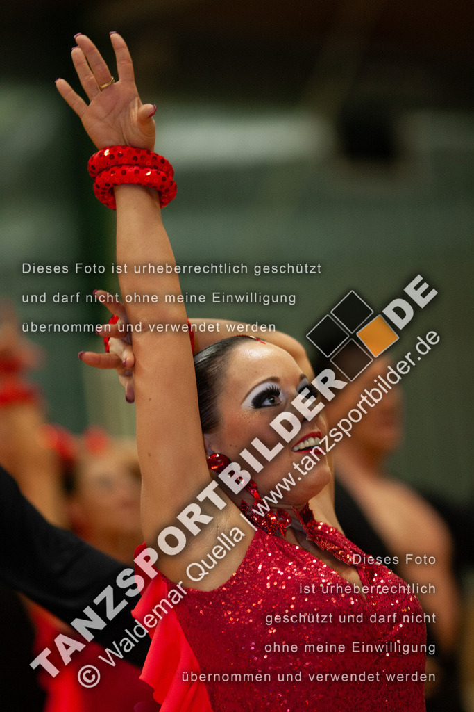 20090124-10205 | Hier finden Sie Tanz Bilder vom Latein und Standard Formationen tanzen. Sportbilder vom Tanzsport. Schöne Fotos und von Weltmeisterschaft, Europameisterschaft, Bundesliga, Regionalliga, Oberliga und Landesliga sowie von GOC Stuttgart, DanceComp, WM Bremen