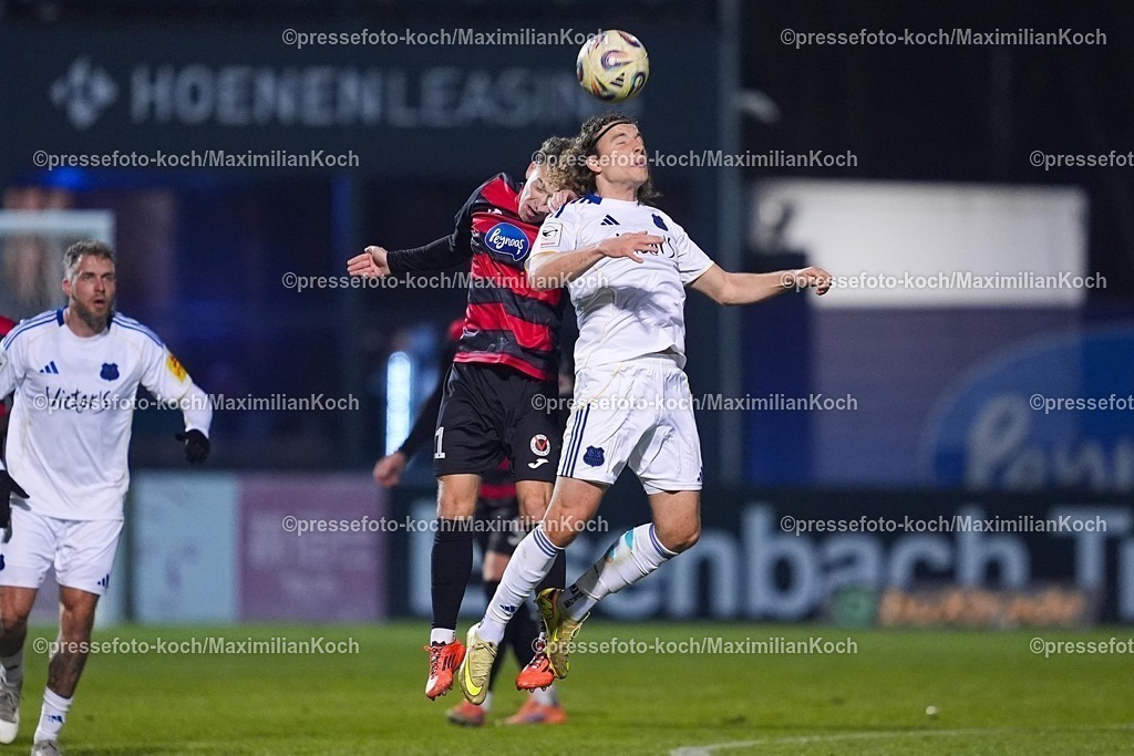 xYDRx23012601046 | 23.01.2026, xydrx, Fußball, 3.Liga, FC Viktoria Köln - 1.FC Saarbrücken, Saison 2025 2026, Sportpark Höhenberg: Lucas Wolf (FC Viktoria Köln #21) im Kopfball Duell gegen Tim Civeja (1.FC Saarbrücken #23)    DFB regulations prohibit any use of photographs as image sequences and or quasi-video. Photo: xYannisxDreimannxPressefotoKochx