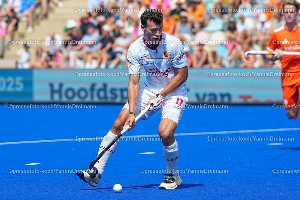 xydrx09082502038 | 09.08.2025, xydrx, Herren EuroHockey Championship 2025, Gruppenphase, Gruppe a, Niederlande - Spanien, Sparkassenpark Mönchengladbach: Pepe Cunill (ESP #17)