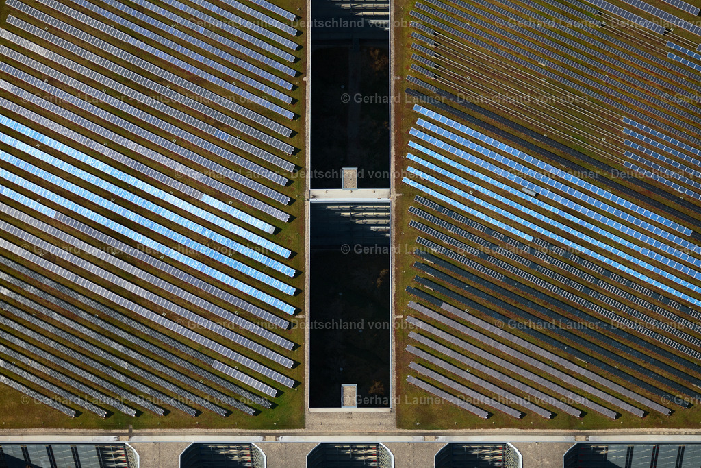 4022137 | Modernes Parkhaus an der Messestadt München-Riem