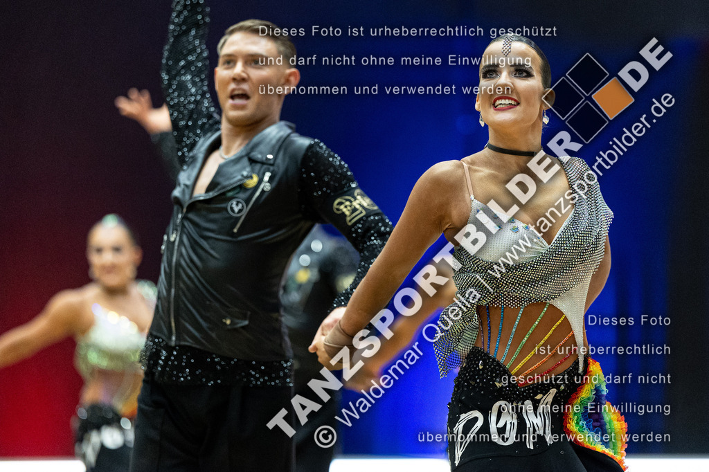 20240113-12152 | Hier finden Sie Tanz Bilder vom Latein und Standard Formationen tanzen. Sportbilder vom Tanzsport. Schöne Fotos und von Weltmeisterschaft, Europameisterschaft, Bundesliga, Regionalliga, Oberliga und Landesliga sowie von GOC Stuttgart, DanceComp, WM Bremen