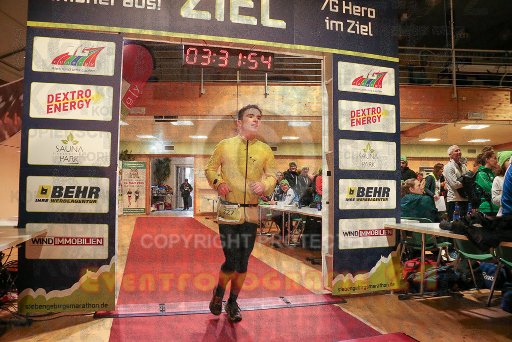 241208_1234_EX1_7703 | Sportfotografie im Rhein-Sieg Kreis, Köln, Bonn, NRW, Rheinland Pfalz, Hessen, etc. Unser Tätigkeitsfeld umfasst den Laufsport vom Volkslauf über den Marathon, Duathlon, Triathon bis zum Ultralauf wie Kölnpfad Ultra oder Schindertrail.