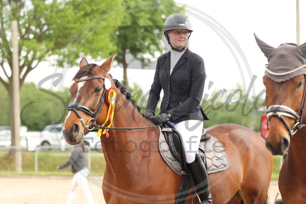 994A7983 | sabrinanicolaifotografie - Realisiert mit Pictrs.com