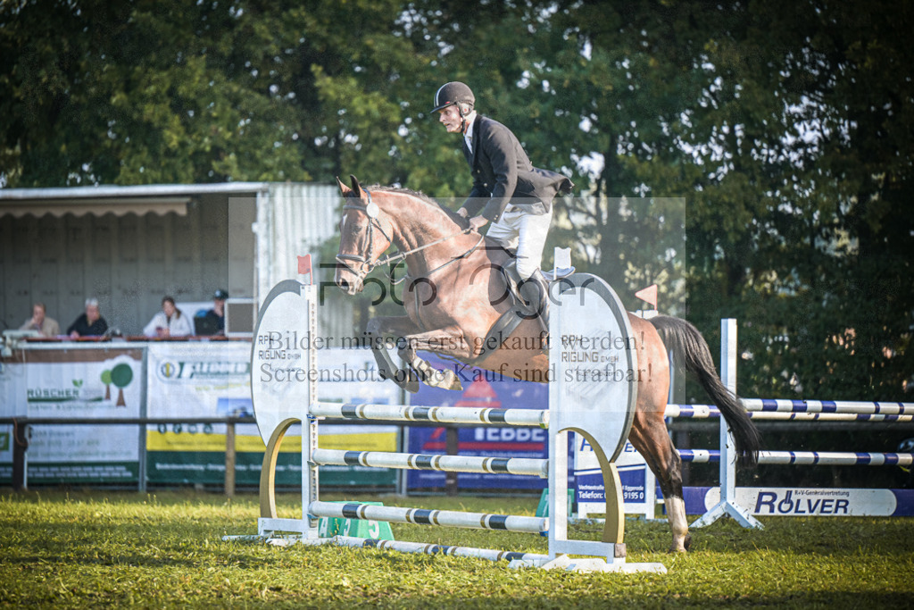 DOS_0824 | Entdecke hochwertige Reitturnierfotos von Foto Oger. Professionell, emotional und authentisch – jetzt Lieblingsmomente im Shop bestellen.Deutschlandweite Turnierfotografie. - Realisiert mit Pictrs.com