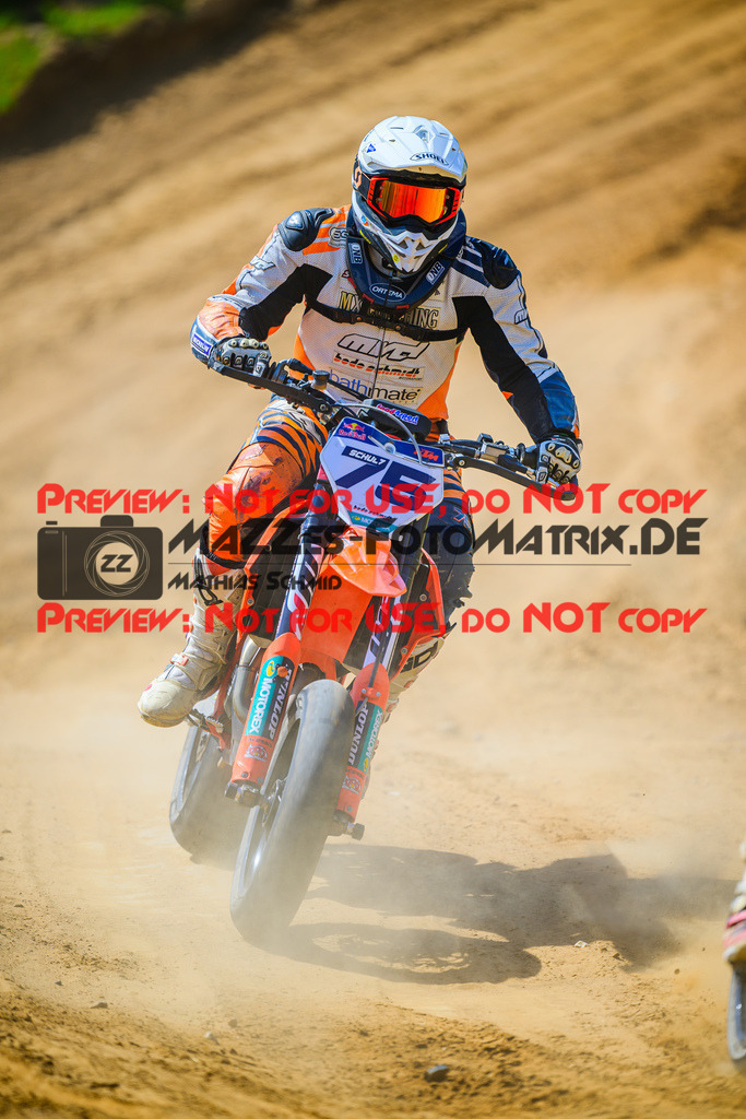 MaZZes_FotoMatrix_240512_6007705_0178 | UE40