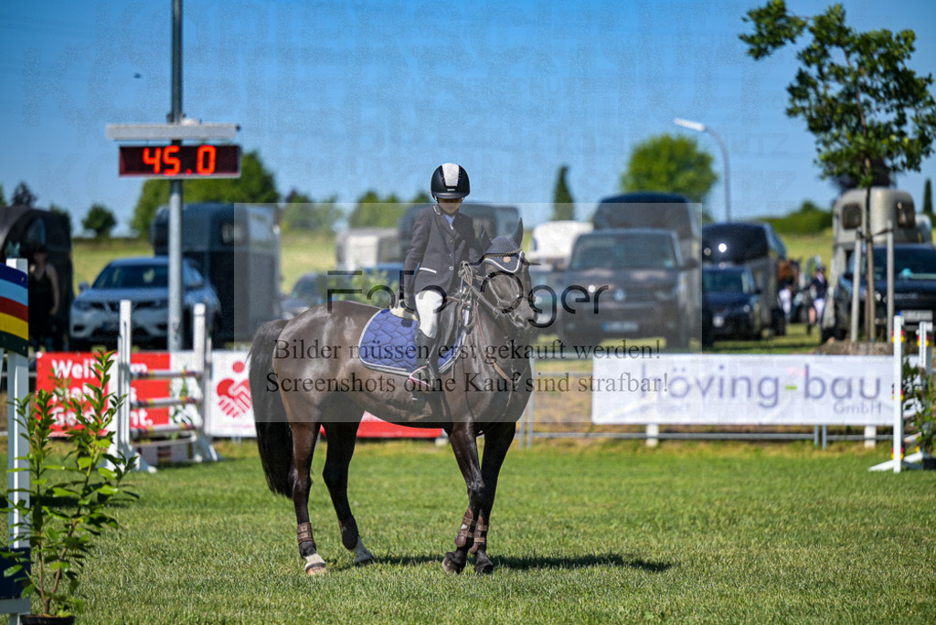 Reitturnier Voxtrup | Entdecke hochwertige Reitturnierfotos von Foto Oger. Professionell, emotional und authentisch – jetzt Lieblingsmomente im Shop bestellen.Deutschlandweite Turnierfotografie. - Realisiert mit Pictrs.com