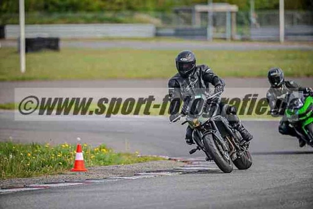 pubi7225 | Professionelle Fotos von Sportveranstaltungen, aber auch Hochzeiten und anderen Events. - Realisiert mit Pictrs.com