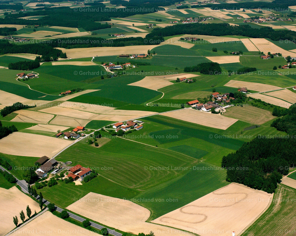 2516132 | RIGL 01.08.2005 Strukturen auf landwirtschaftlichen Feldern  in Rigl im Bundesland Bayern, Deutschland // Structures on agricultural fields  in Rigl in the state Bavaria, Germany Foto: Gerhard Launer