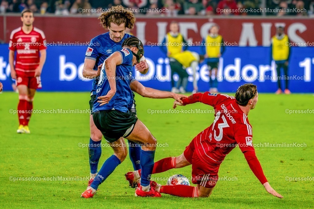 xKKUx16012601039 | 16.01.2026, xkkux, Fußball, Fortuna Düsseldorf - Arminia Bielefeld, 2. Fußball Bundesliga, Merkur Spiel-Arena, Saison 2025 2026: Joel Felix (Arminia Bielefeld #03) Mael Corboz (Arminia Bielefeld #06) im Zweikampf gegen  Cedric Itten (Fortuna Düsseldorf #13)  DFB regulations prohibit any use of photographs as image sequences and or quasi-video.