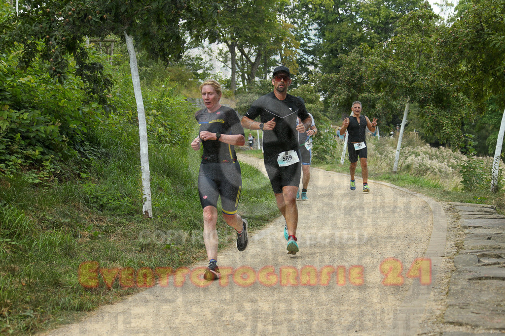 250824_1350_EX1_3934 | Sportfotografie im Rhein-Sieg Kreis, Köln, Bonn, NRW, Rheinland Pfalz, Hessen, etc. Unser Tätigkeitsfeld umfasst den Laufsport vom Volkslauf über den Marathon, Duathlon, Triathon bis zum Ultralauf wie Kölnpfad Ultra oder Schindertrail.