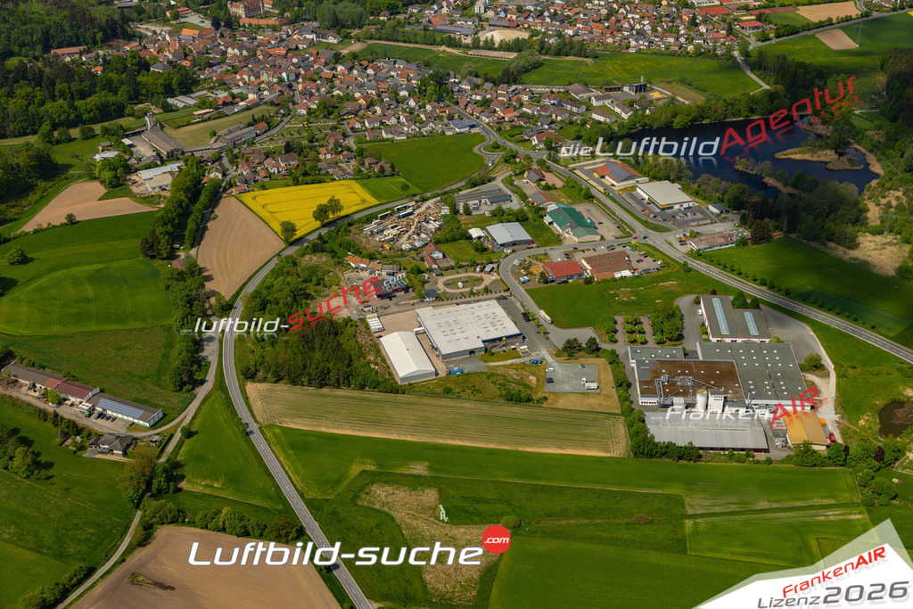 Das Luftbild der Stadt Mitwitz wurde 2022 vom Flugzeug heraus erstellt (keine Drohnen-Aufnahmen) Aufnahmehöhe ca.450 Meter- hohe Bildauflösung und Druck-Qualität. Garantiert!