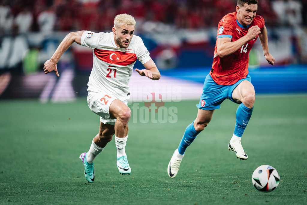 Fußball | Herren | UEFA-Fußball-Europameisterschaft 2024 | Gruppe F | Tschechien vs. Türkei | 26.06.2024 | Baris Yilmaz (#21, Türkei) am Ball