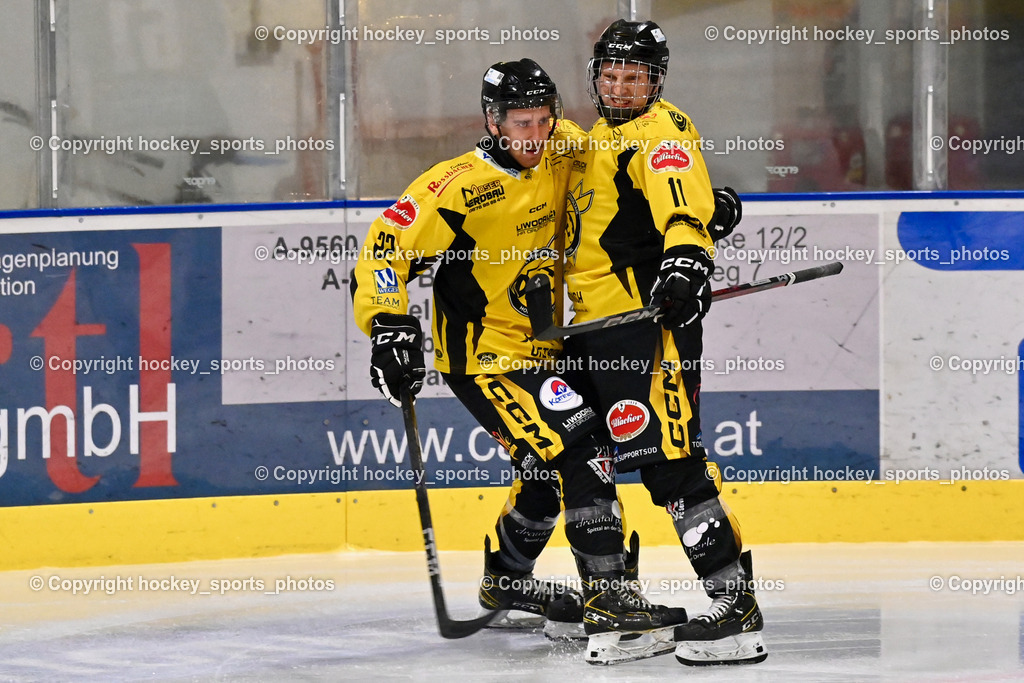 ESC Steindorf vs. MET PHOTOVOLTAIK HORNETS SPITTAL | Jubel HORNETS SPITTAL Mannschaft, #22 Thaler Tim EC Hornets Spittal, #11 Kucher Florian EC Hornets Spittal, ESC Steindorf vs. MET PHOTOVOLTAIK HORNETS SPITTAL, ESC Steindorf vs. MET PHOTOVOLTAIK HORNETS SPITTAL am 26.10.2024 in Steindorf (Ossiachersee Halle), Austria, (Photo by Bernd Stefan)