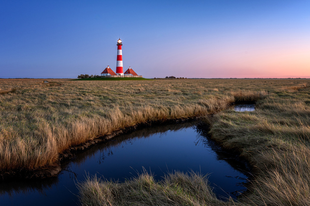 Leuchtturm Westerhever Dämmerung | Wandbilder - Florian Läufer - Realisiert mit Pictrs.com