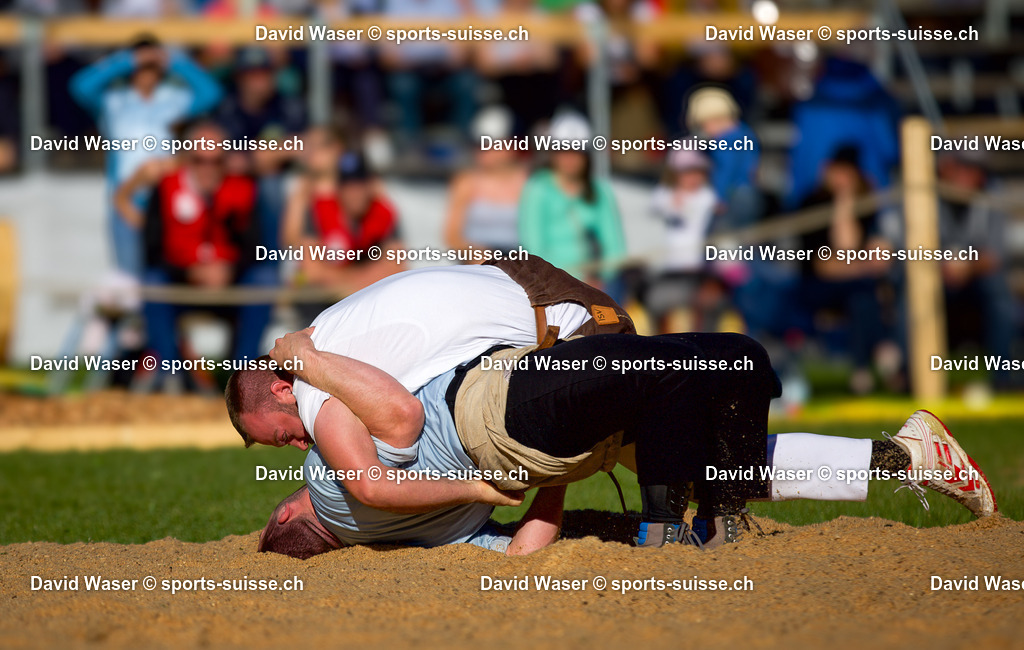 Binggeli Dominik _ - Lang Sven __ 101. Urner Kantonales Schwingfest le 26.05.24 | sports-suisse.ch