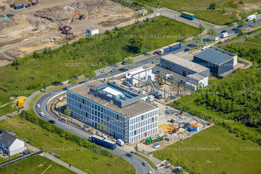 Gelsenkirchen230511472 | Luftbild, Baustelle mit Neubau, neben dem Kohlebunker Schalker Verein, Bulmke-Hüllen, Gelsenkirchen, Ruhrgebiet, Nordrhein-Westfalen, Deutschland