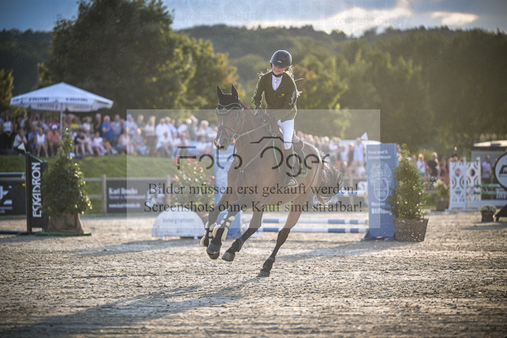 DOS_0299 | Entdecke hochwertige Reitturnierfotos von Foto Oger. Professionell, emotional und authentisch – jetzt Lieblingsmomente im Shop bestellen.Deutschlandweite Turnierfotografie. - Realisiert mit Pictrs.com