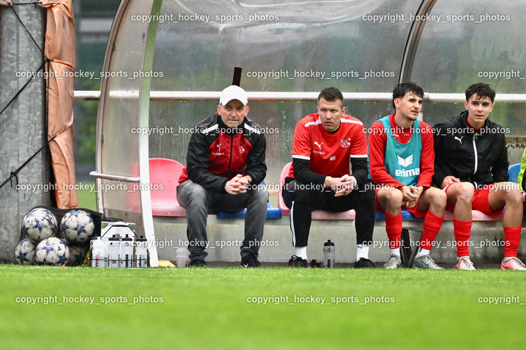 SAK vs. KAC 1909 | Spielerbank KAC 1909, Headcoach KAC Rudolf Perz, Asisstentcoach KAC 1909 Markus Hubmann, SAK vs. KAC 1909, SAK vs. KAC 1909 am 17.04.2025 in Klagenfurt (Sportpark Welzenegg), Austria, (Photo by Bernd Stefan)