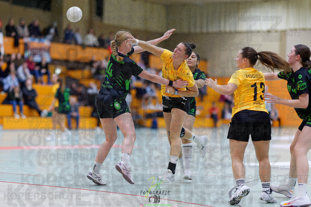 Frauen Oberliga Mitte (HHV); HSG Kleenheim/Langgöns II - HSG Eibelshausen/Ewersbach | Frauen Oberliga Mitte (HHV); HSG Kleenheim/Langgöns II - HSG Eibelshausen/Ewersbach am 01.11.2025 in Oberkleen (Weidig-Halle)Photo © 2025 - Jörg Heinrich - Realisiert mit Pictrs.com
