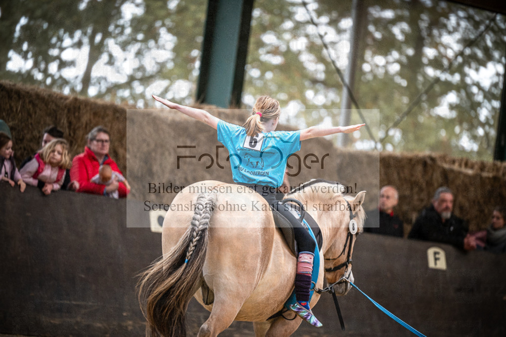 DOS_0126 | Entdecke hochwertige Reitturnierfotos von Foto Oger. Professionell, emotional und authentisch – jetzt Lieblingsmomente im Shop bestellen.Deutschlandweite Turnierfotografie. - Realisiert mit Pictrs.com
